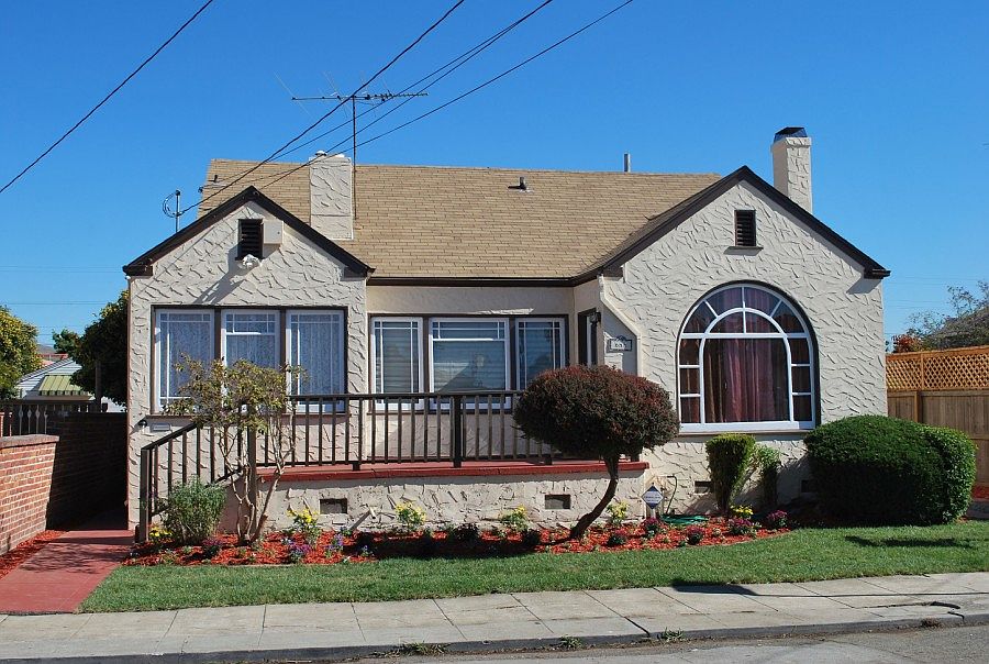 1st image of 644 31st St