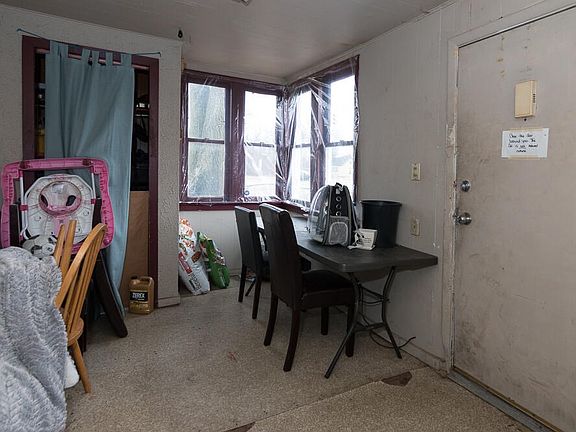 4th image of 482 Washington Ave S