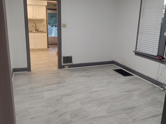 4th image of 318 W Wilson Blvd