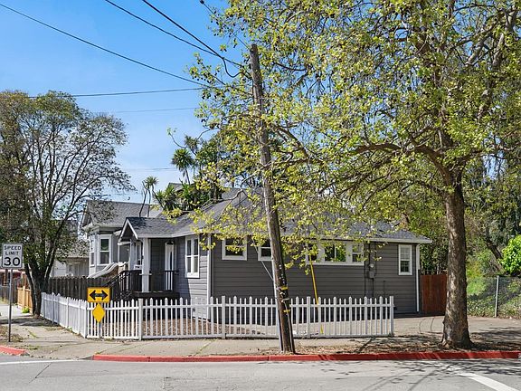 3rd image of 113 Sebastopol Avenue