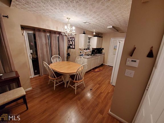 3rd image of 1620 Eagle Dr
