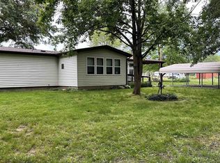 2240 Colestock Ln, Centralia, IL 62801