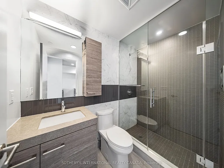 484 Spadina Ave #709 — Photo 11