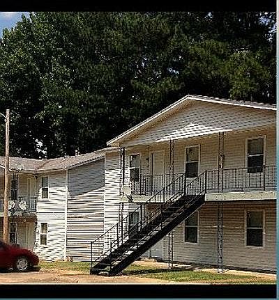 1st image of 32 Stoneybrook Ln APT 10