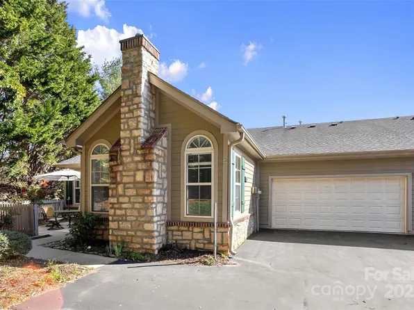 17 Outlook Cir, Swannanoa, NC 28778