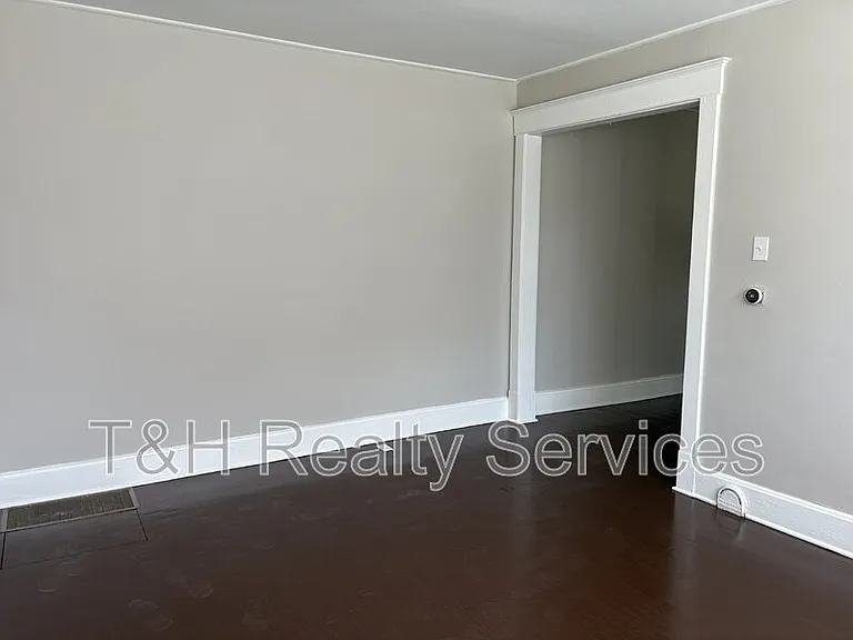 3130 N Park Ave — Photo 8