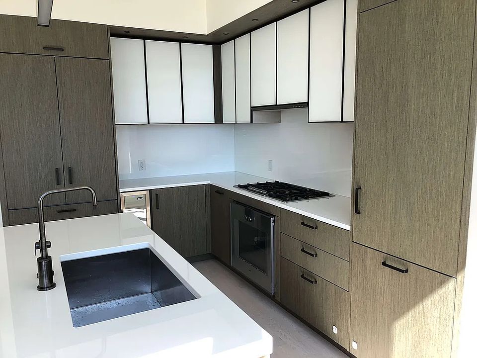 1st image of 959 1st Ave #23E