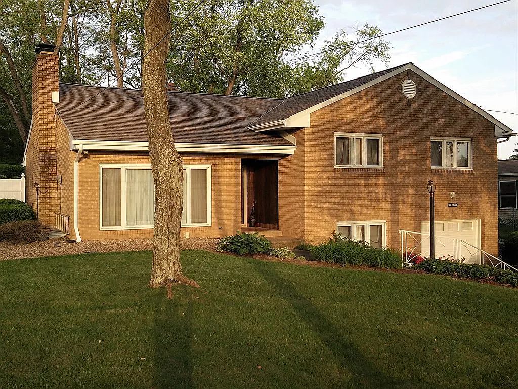 448 Blackberry Dr photo 1
