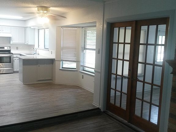 4th image of 1916 Penbrook Dr