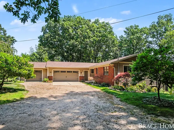 3050 Kenyon Ln, Middleville, MI 49333