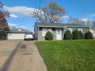 5535 Vermont St SW, Cedar Rapids, IA 52404