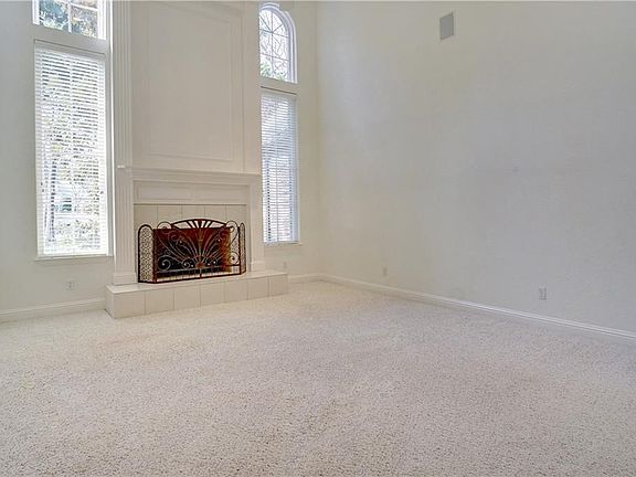 3rd image of 1801 Leeds Dr