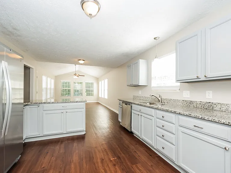 2305 Leighton Way — Photo 7