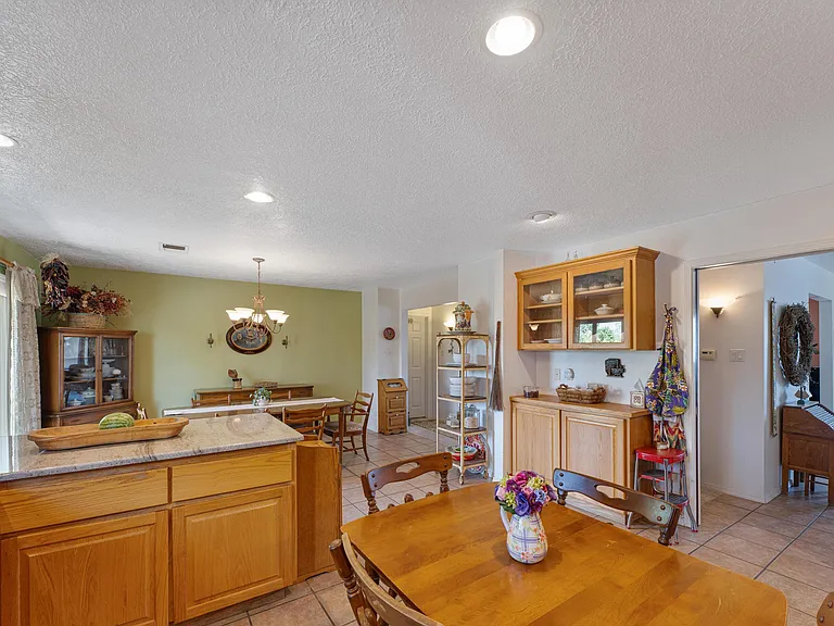 3615 Horacio Ct NE — Photo 8