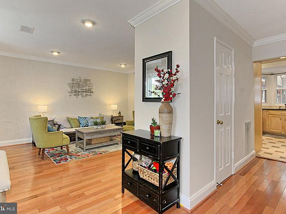 3rd image of 5123 Harford Ln