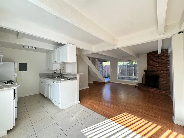 2620 Q Street — Photo 3