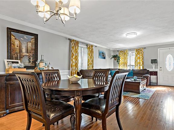 3rd image of 61 Ingraham St