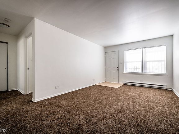 2920 E 90th St Apartments Chicago Living Room_02