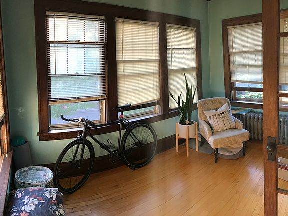 5th image of 3343 16th Ave S