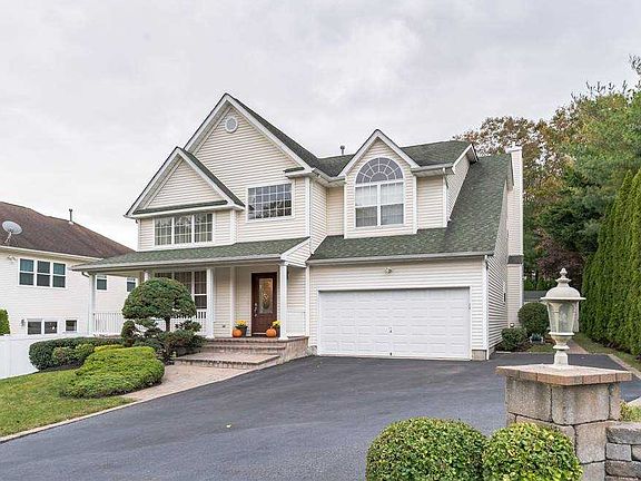 2nd image of 92 Beechwood Dr