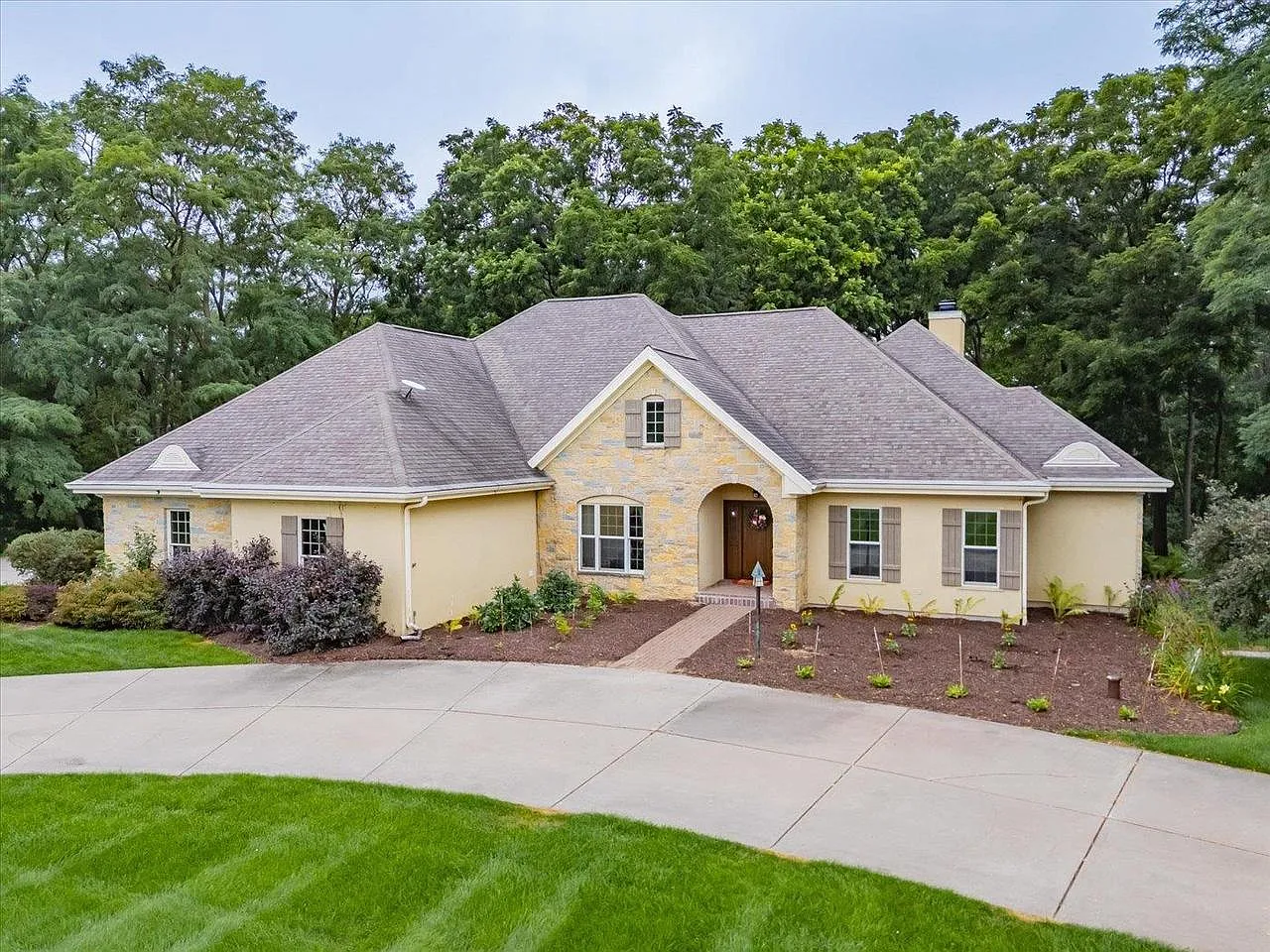 1741 Black Cherry Court photo 1