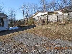 REO A141751 FRONT YARD