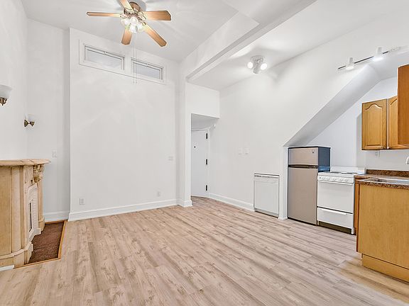 3rd image of 203 E 82nd St APT 1B