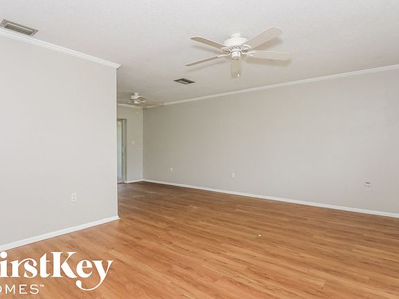 3rd image of 964 Roseway Ter