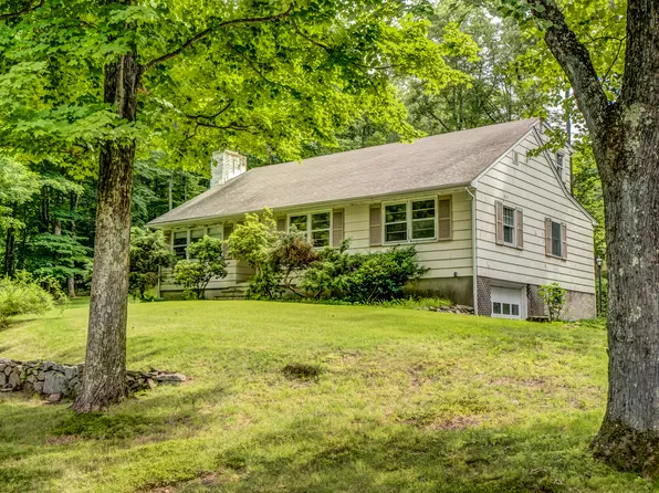 132 Barnegat Rd, Pound Ridge, NY 10576