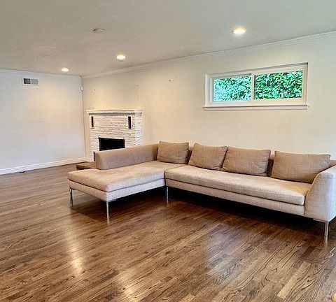 4th image of 80 Greenway Dr