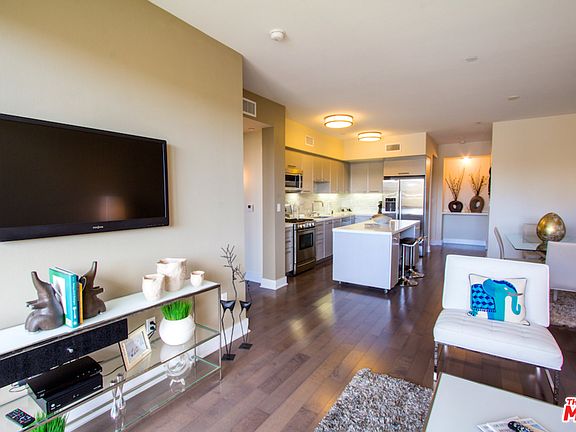 5th image of 1817 S Prosser Ave #304