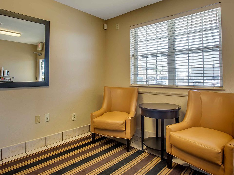 Lobby and Guest Check-in