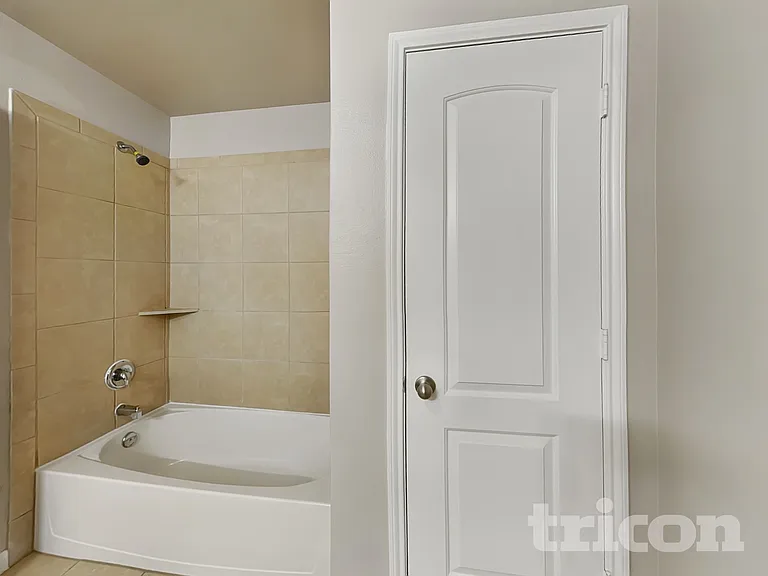 336 Comanche Plains Rd — Photo 9