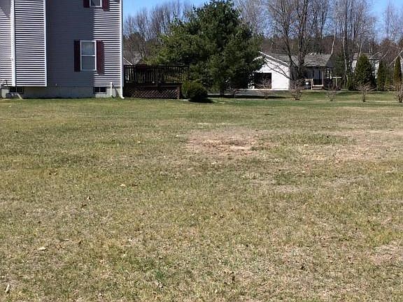4th image of 27 Grey Fox Dr