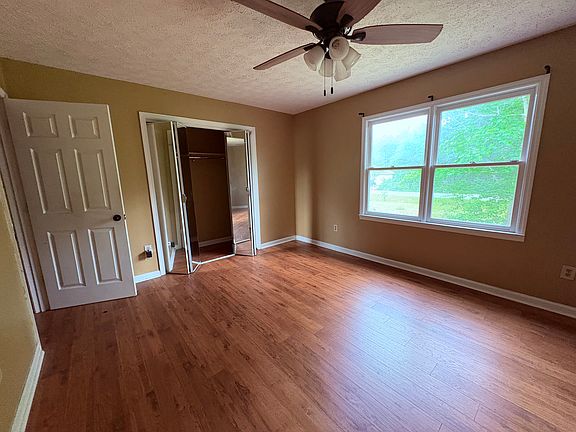 3rd image of 328 Longwood Dr