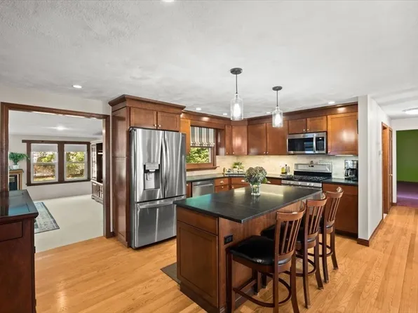 275 Center St, North Easton, MA 02356