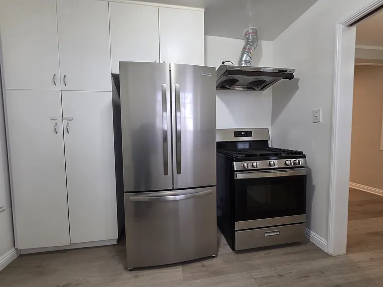 3705 S Victoria Ave — Photo 11