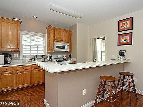 5th image of 217 Creek Valley Ln