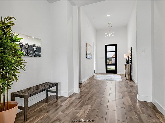 2nd image of 4821 White Ash Ct