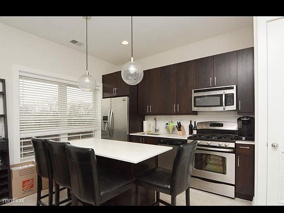 5th image of 4016 N Kenmore Ave #3NW