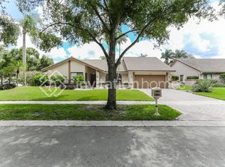 10700 NW 4th St, Fort Lauderdale, FL 33324