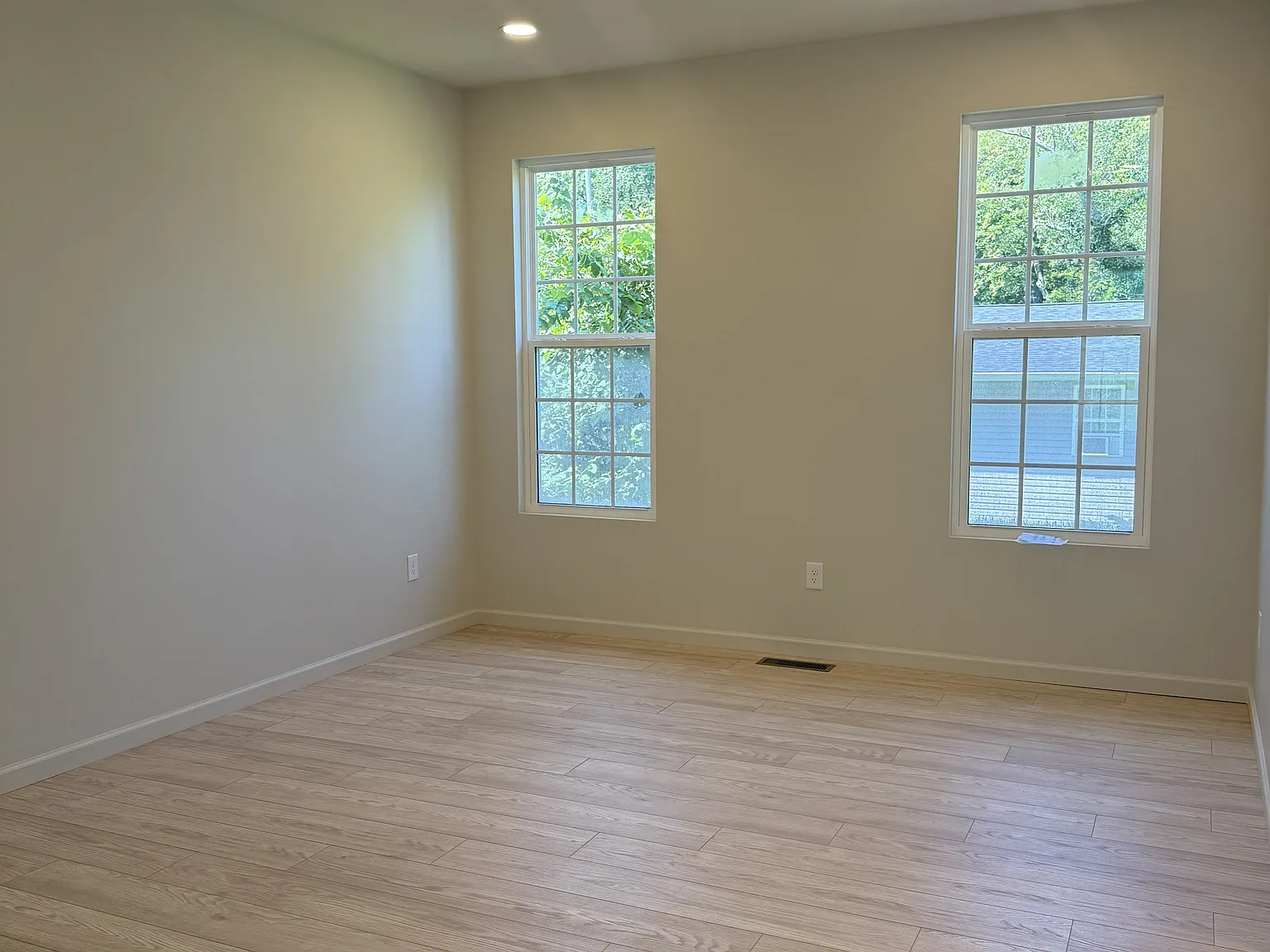 2213 Cityview Avenue - 1 — Photo 3