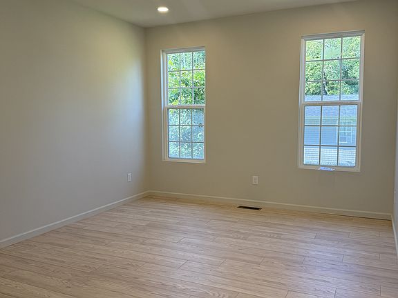 3rd image of 2213 Cityview Ave