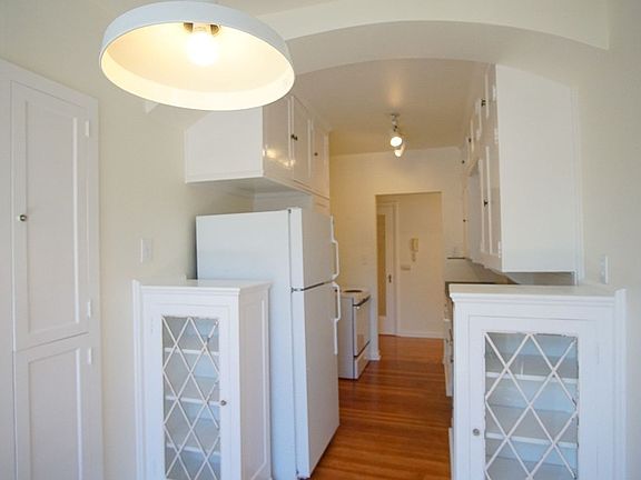 5th image of 4008 N Mississippi Ave APT 4