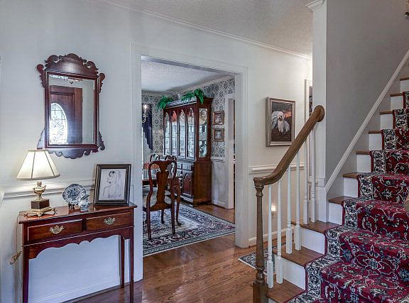 5th image of 102 Sunshine Ct