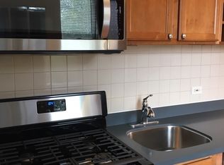 618 Harrison St APT 2W, Oak Park, IL 60304