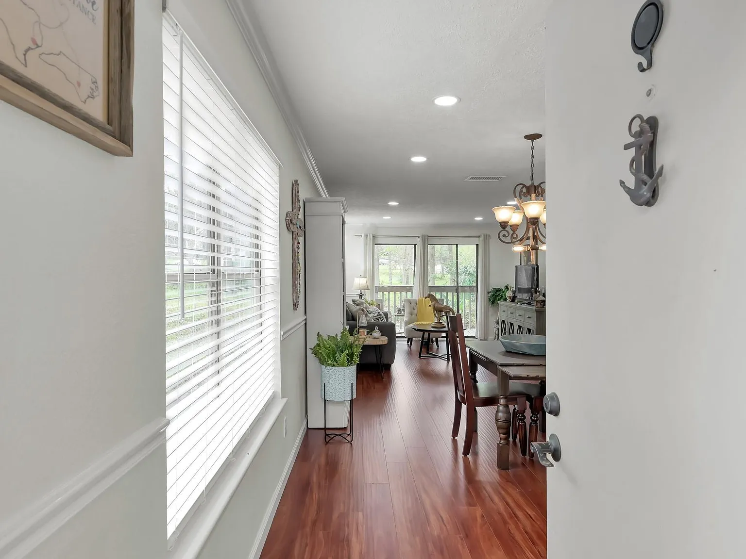 2 bed, 1.0 bath, 880 sqft, $1,550 — Photo 4