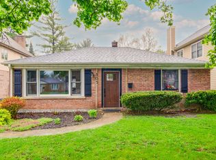 805 E Rockland Rd, Libertyville, IL 60048
