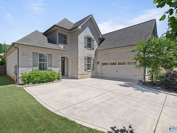 2nd image of 51 Summerlyn Way SE