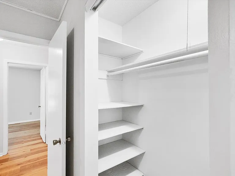 1607 Burnley Dr — Photo 34